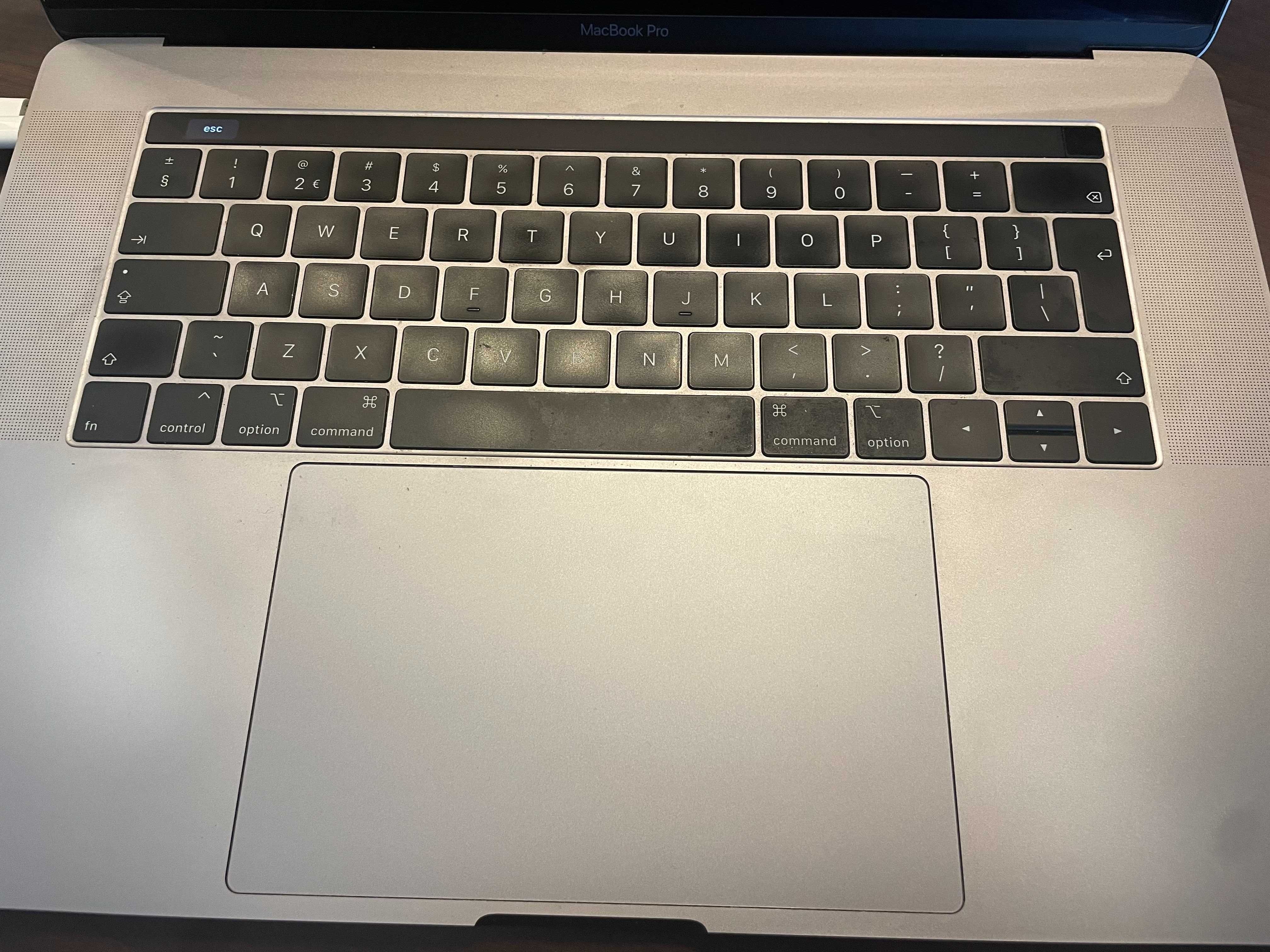 MacBook Pro 2019 Ecrã Partido a funcionar