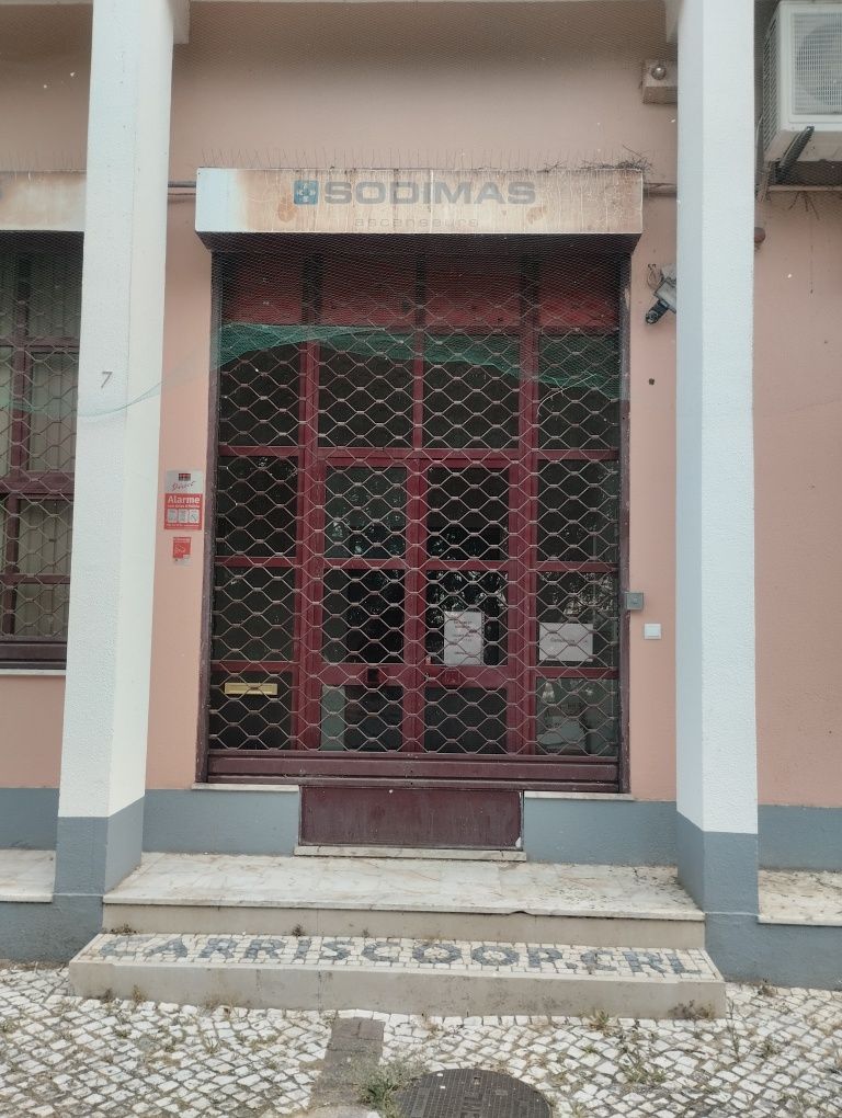 Arrendamento loja dá para vários serviços