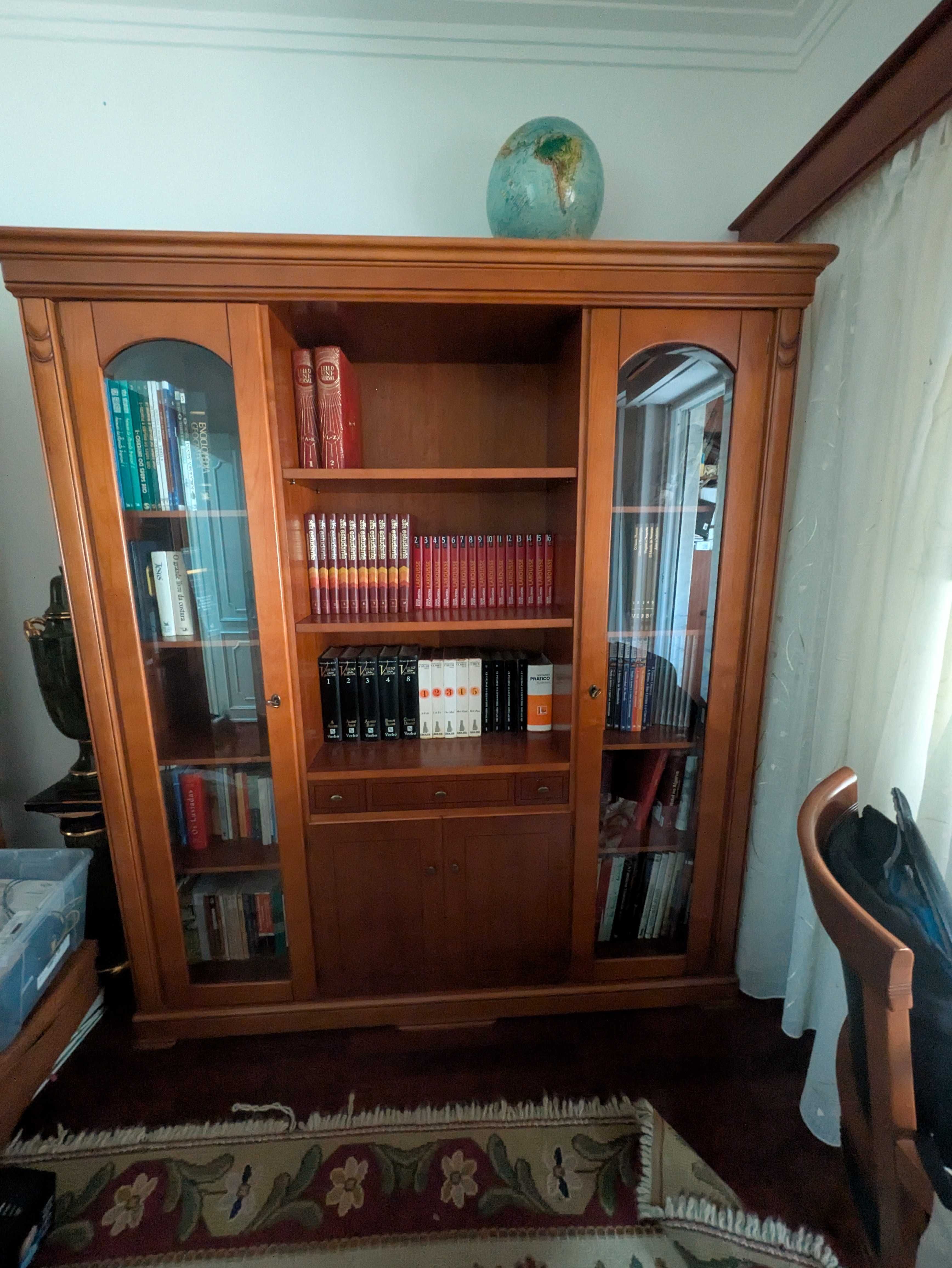 Estante de escritório em Cerejeira