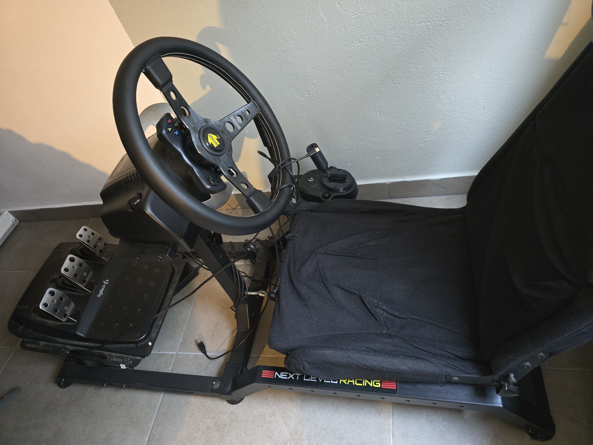 Fotel/kokpit/wheelstand do kierownicy