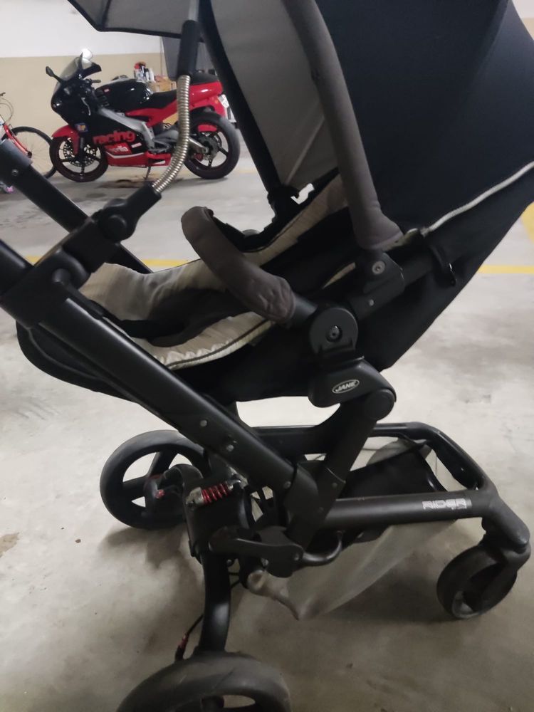 Carrinho de passeio e baby cook