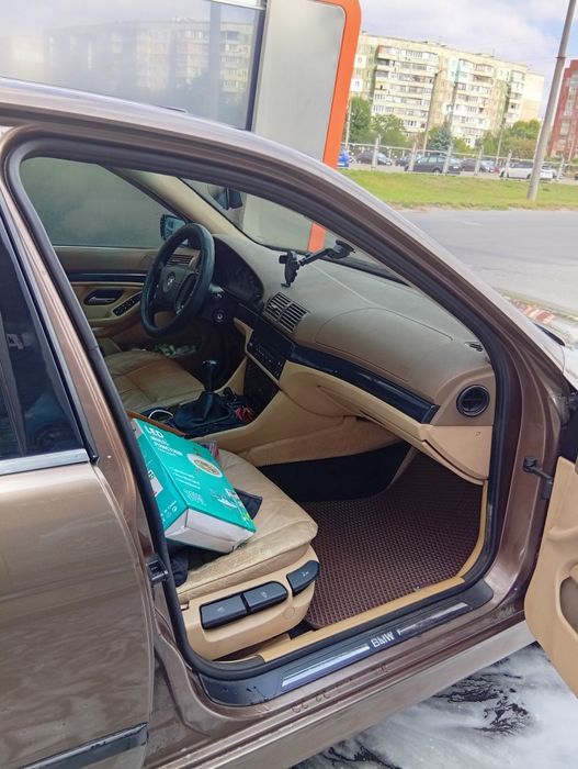 Продам бмв 520 е39.
