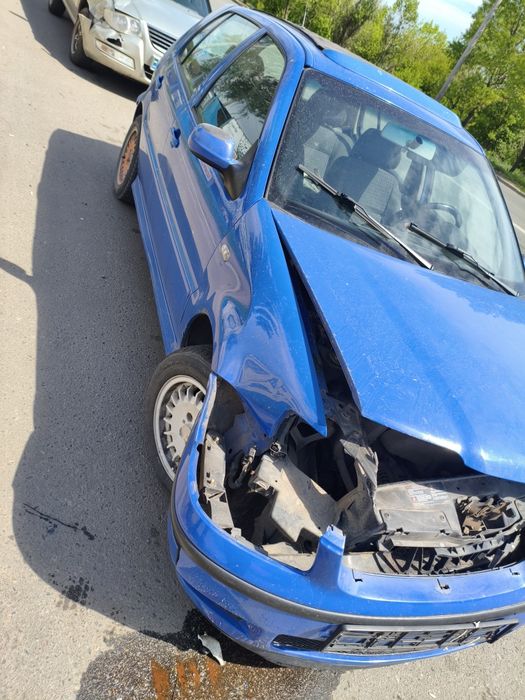 Продам  Volkswagen polo 3 в ресте по запчастям
