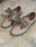 buty eleganckie lakierki kokarda