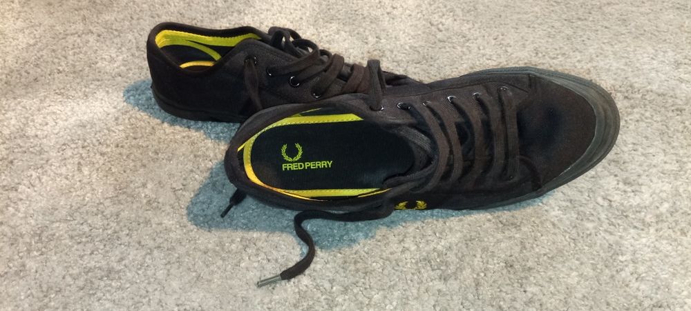 Sapatilhas Fred Perry, tamanho 42
