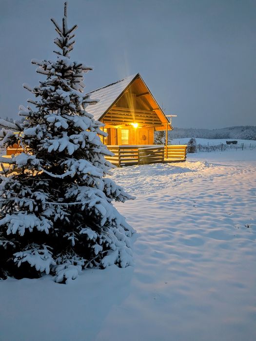 Chatka Nad Stawami –  domek nad wodą, wśród łąk gór, stawów i lasów,