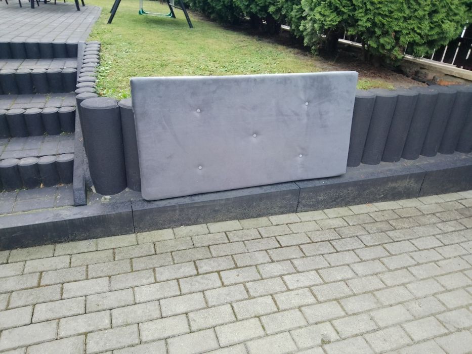 Zagłówek obicie na ścianę