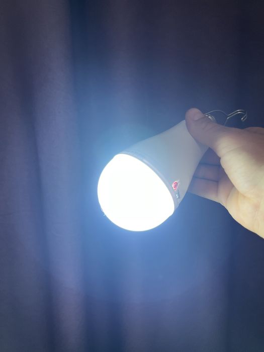 Аккумуляторная лампочка  лампа на аккумуляторе USB