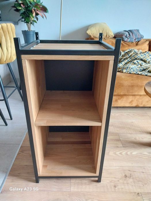 Półka na płyty winylowe