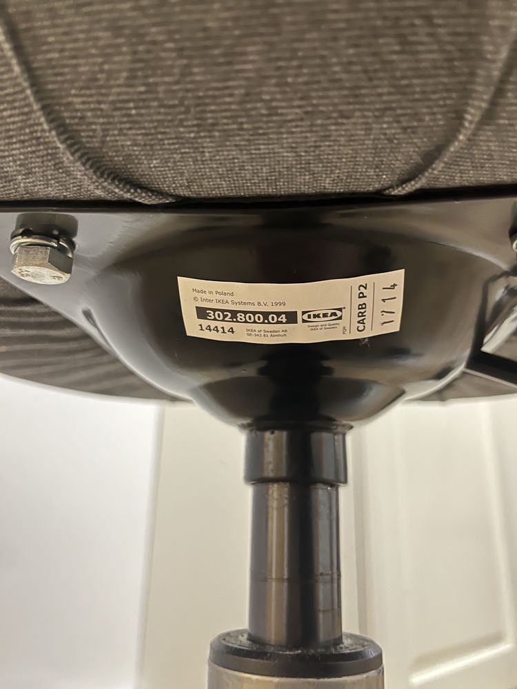 Krzesło obrotowe do biurka Ikea szare SKRUVSTA