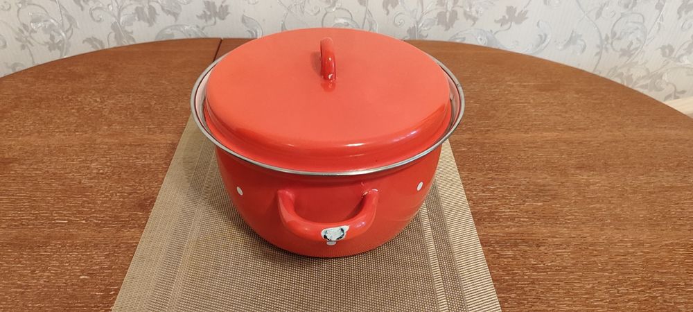 Кастрюля эмалированная на 4 л, СССР