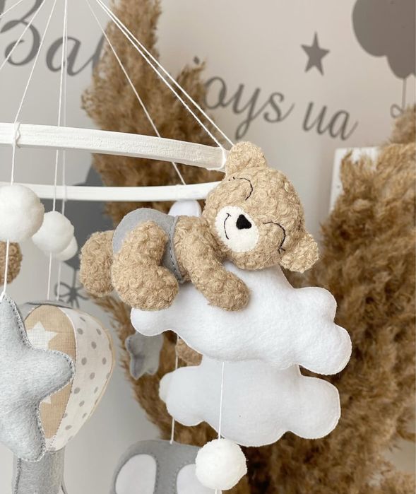 Дитячий мобіль на ліжко