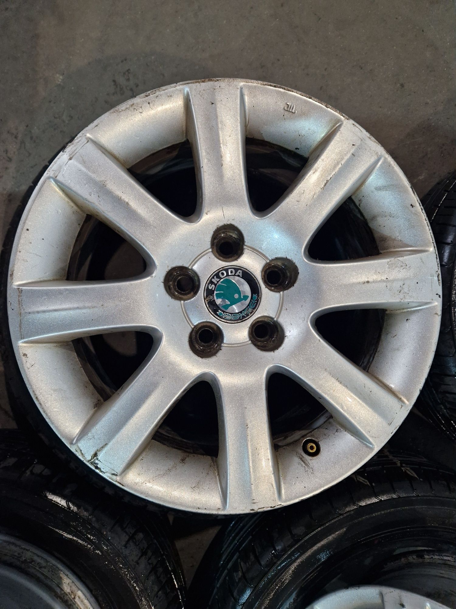 4x oryginalne felgi aluminiowe 15 cali Skoda 5X100