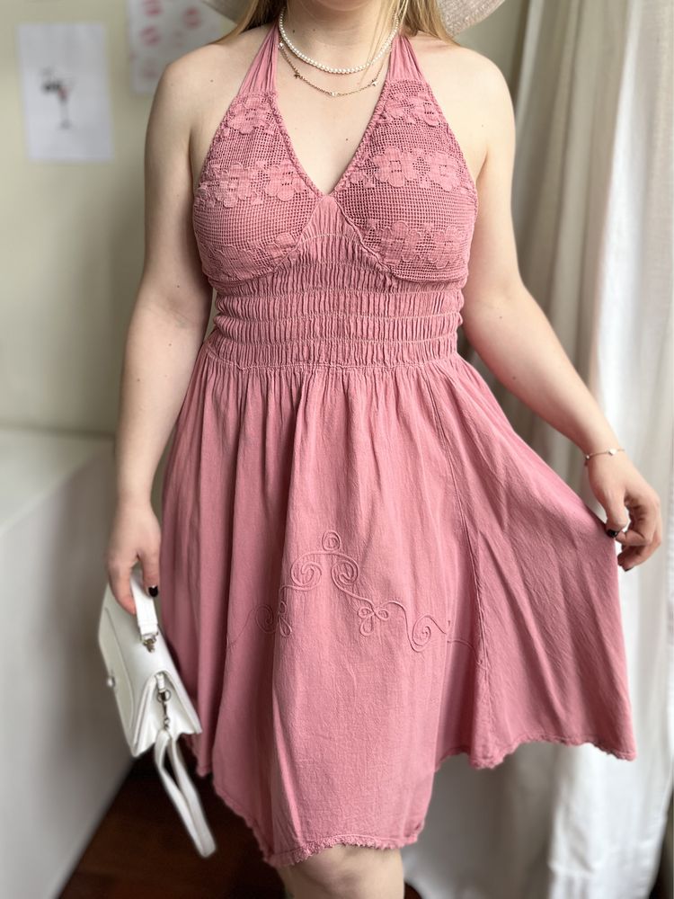 Różowa pudrowa sukienka rozkloszowana dekolt halter s m