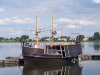 Jacht motorowy, łódź, houseboat