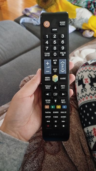 Телевізор Samsung UE-32ES5507K