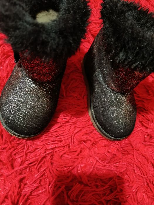 Zimowe buciki dla dziewczynki