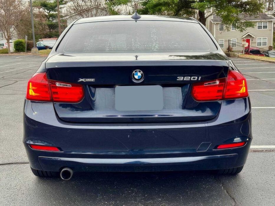 BMW 3 Series 320i      2014