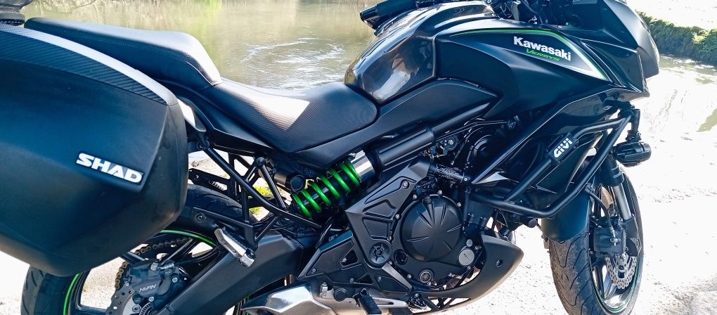 Kawasaki versys 650 carregada de extras.24mil km