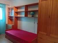 Quarto estúdio com roupeiro