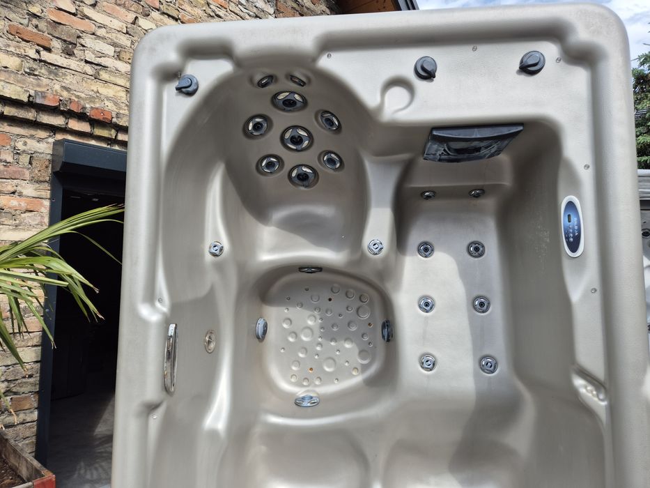 Jacuzzi ogrodowe używane 3️⃣ osobowe Balboa