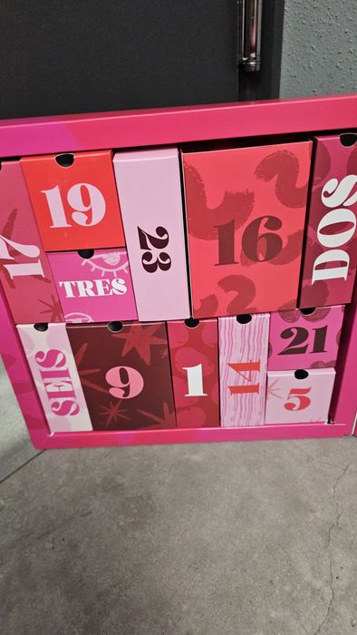 Puste pudełko po kalendarzu adwentowym Perfume's