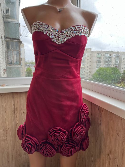 Продам випускну сукню