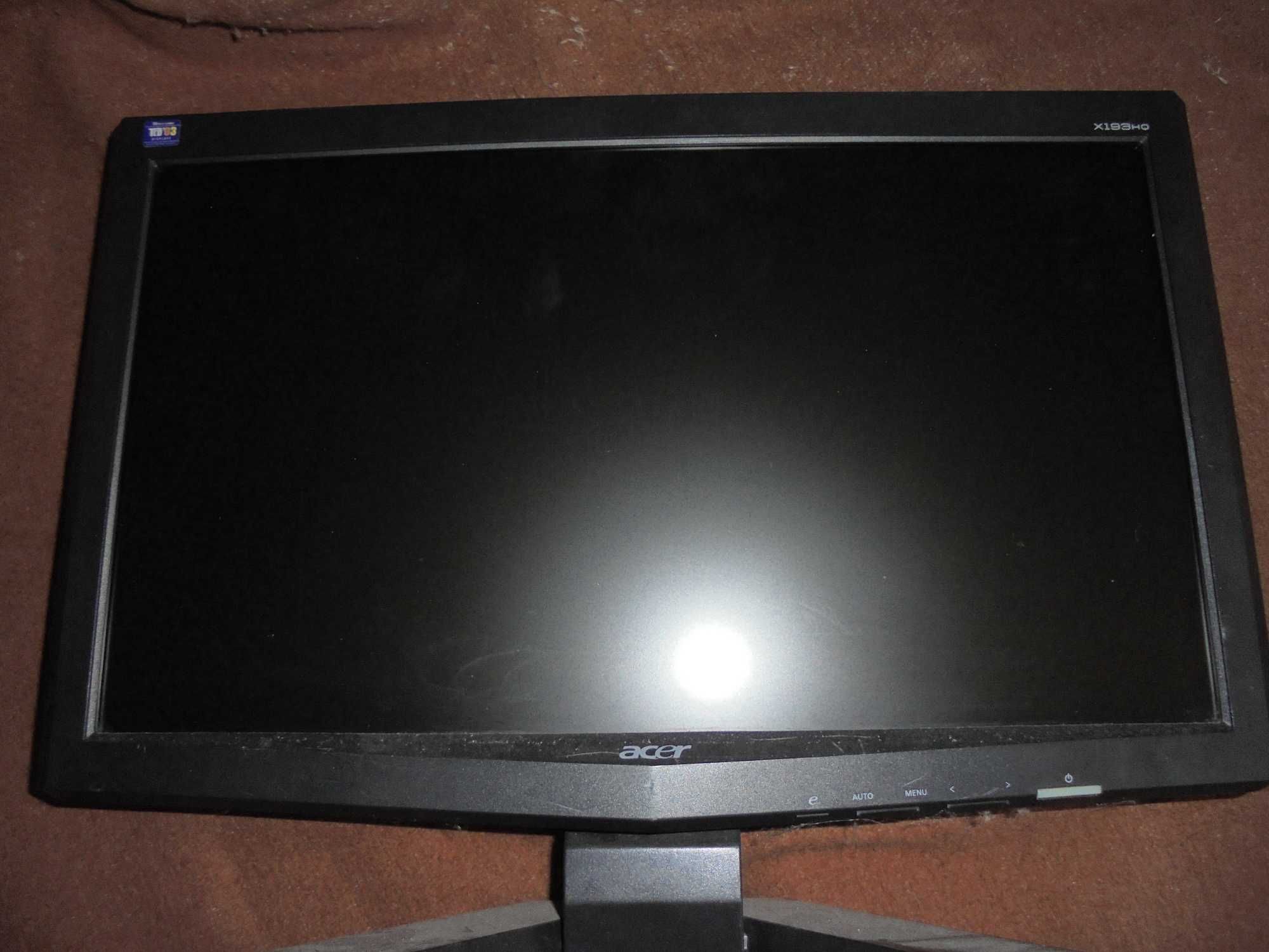 Monitor Acer 19 cali Model X193HQ super stan przewód vga 100 % sprawny