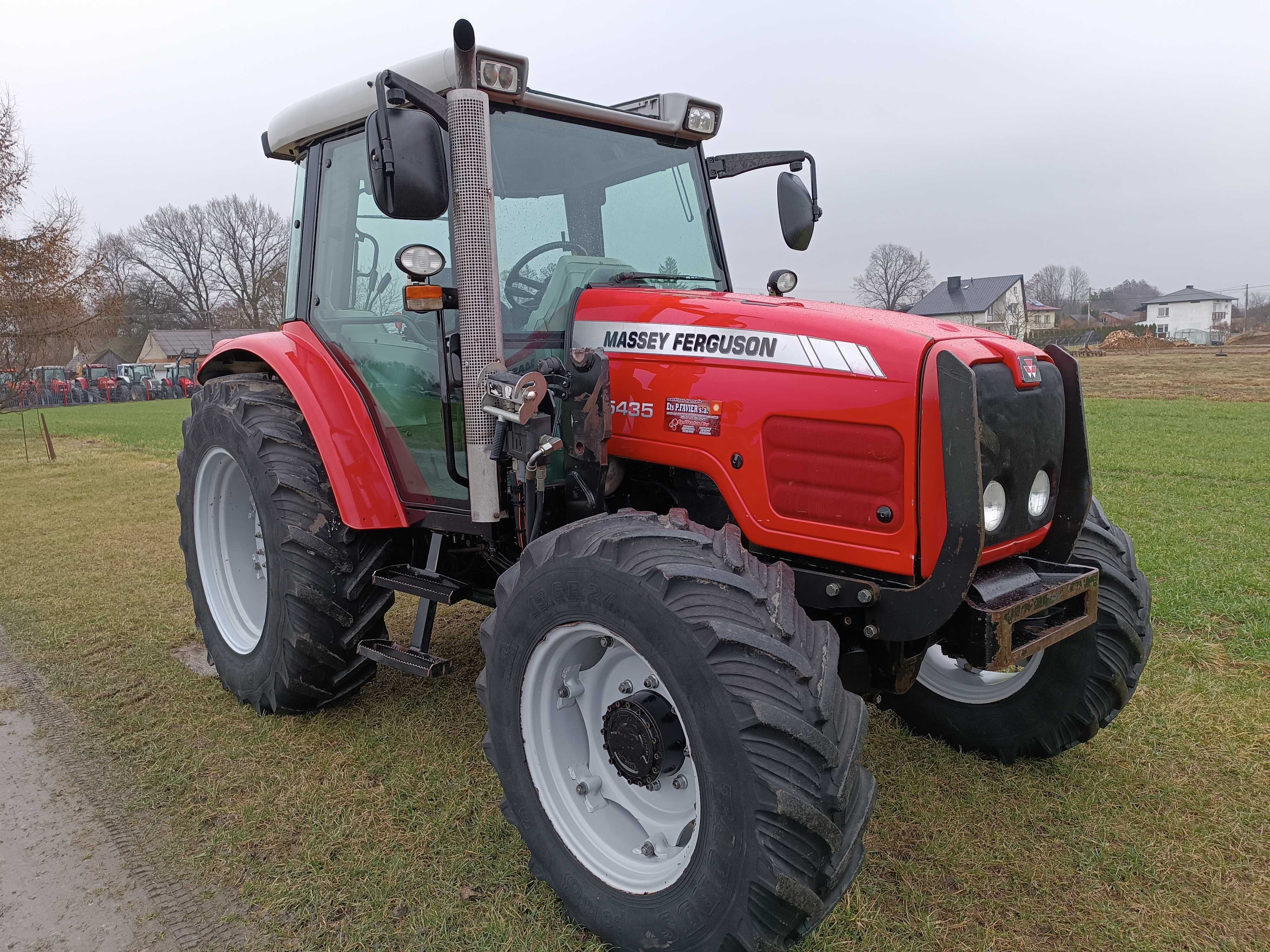 Ciągnik Massey Ferguson 5435