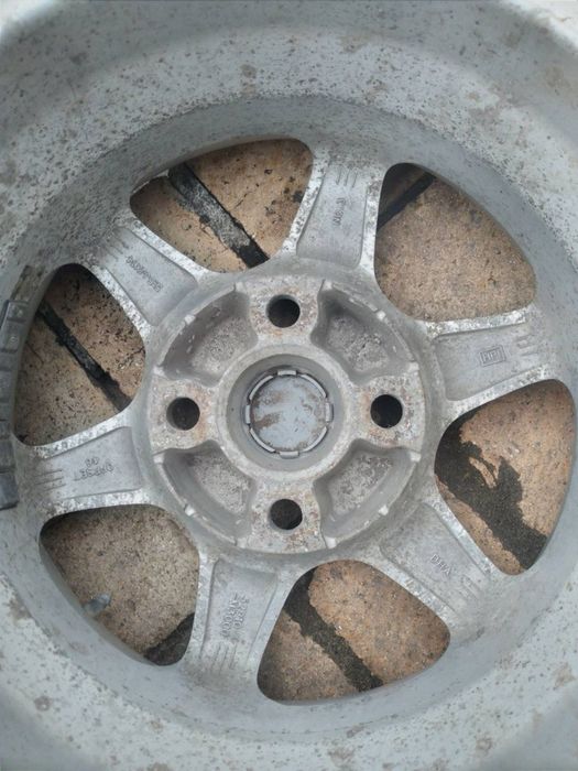 Продам диски Hyundai 5.5 jjx14 R14.  4шт та зимова гума з ними.