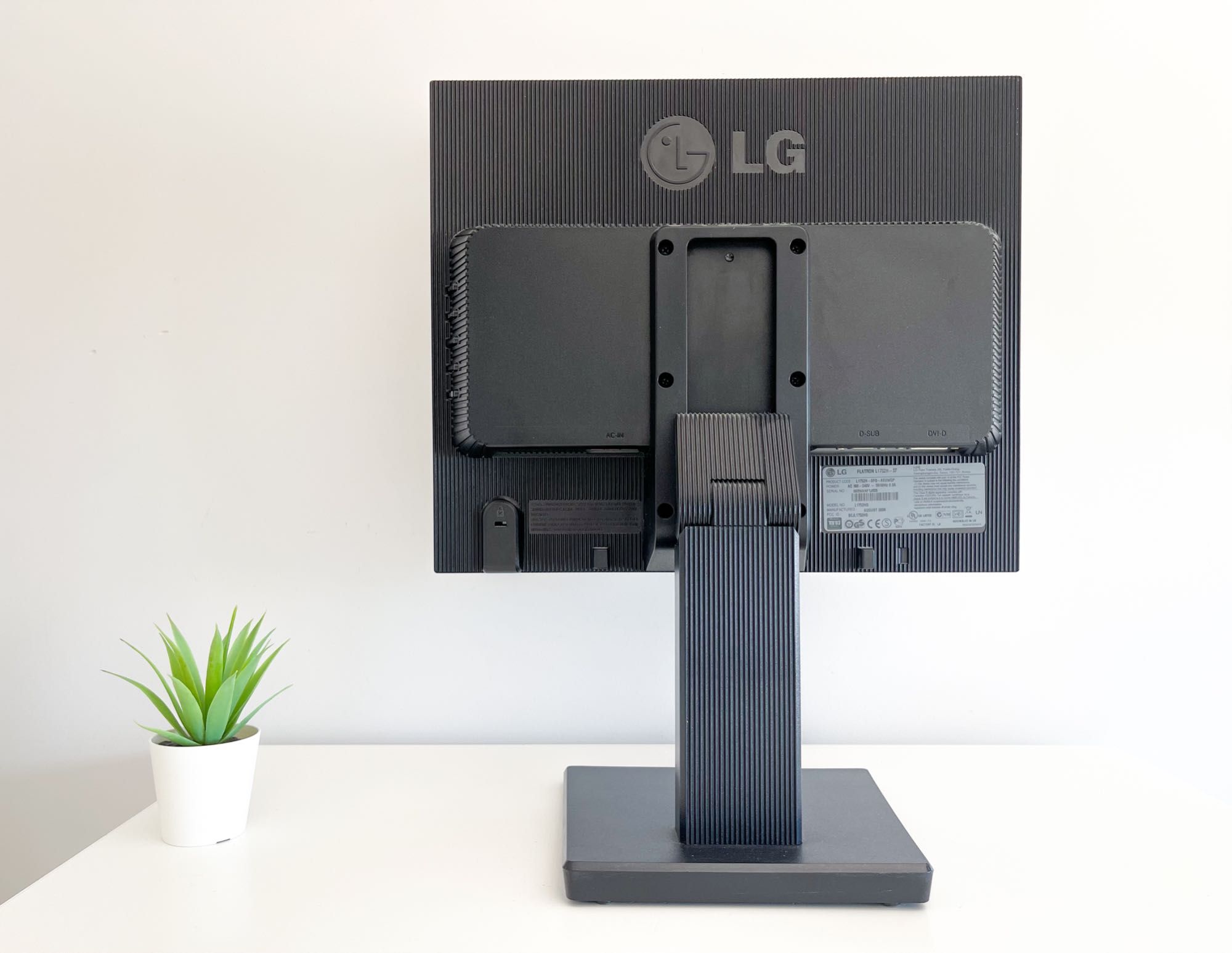 Monitor LG de 17 Polegadas - Ajustável em altura