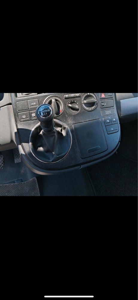 Volkswagen T5 1.9 Multivan 7 osobowy