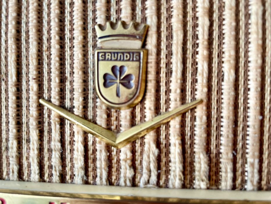 Радиоприемник Grundig.