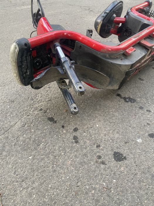 Електроскутер рама вилка маятник сидіння кермо