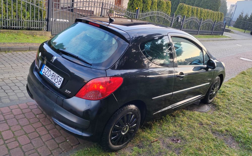 Peugeot 207 1.6 HDi 2008r 1wszy wł Nowe sprzęgło klima 190tys km bez D
