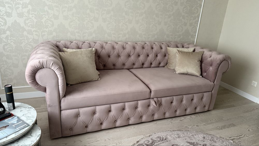 Диван честер в ідеальному стані, не використовувався, самовивіз