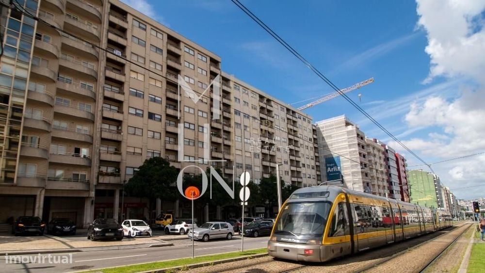 Escritório na Avenida da República, junto ao metro