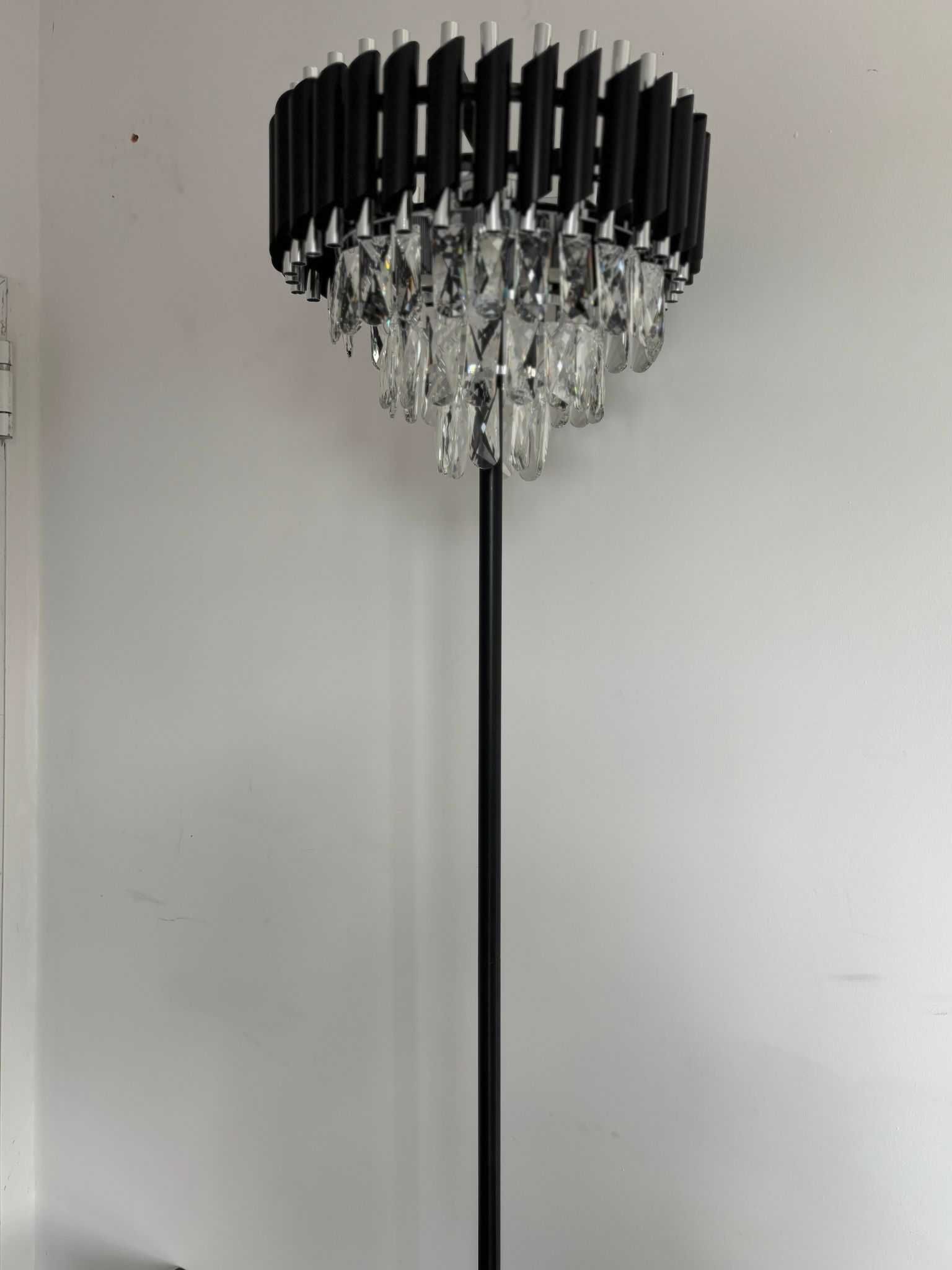 Lampy wiszące, stojące