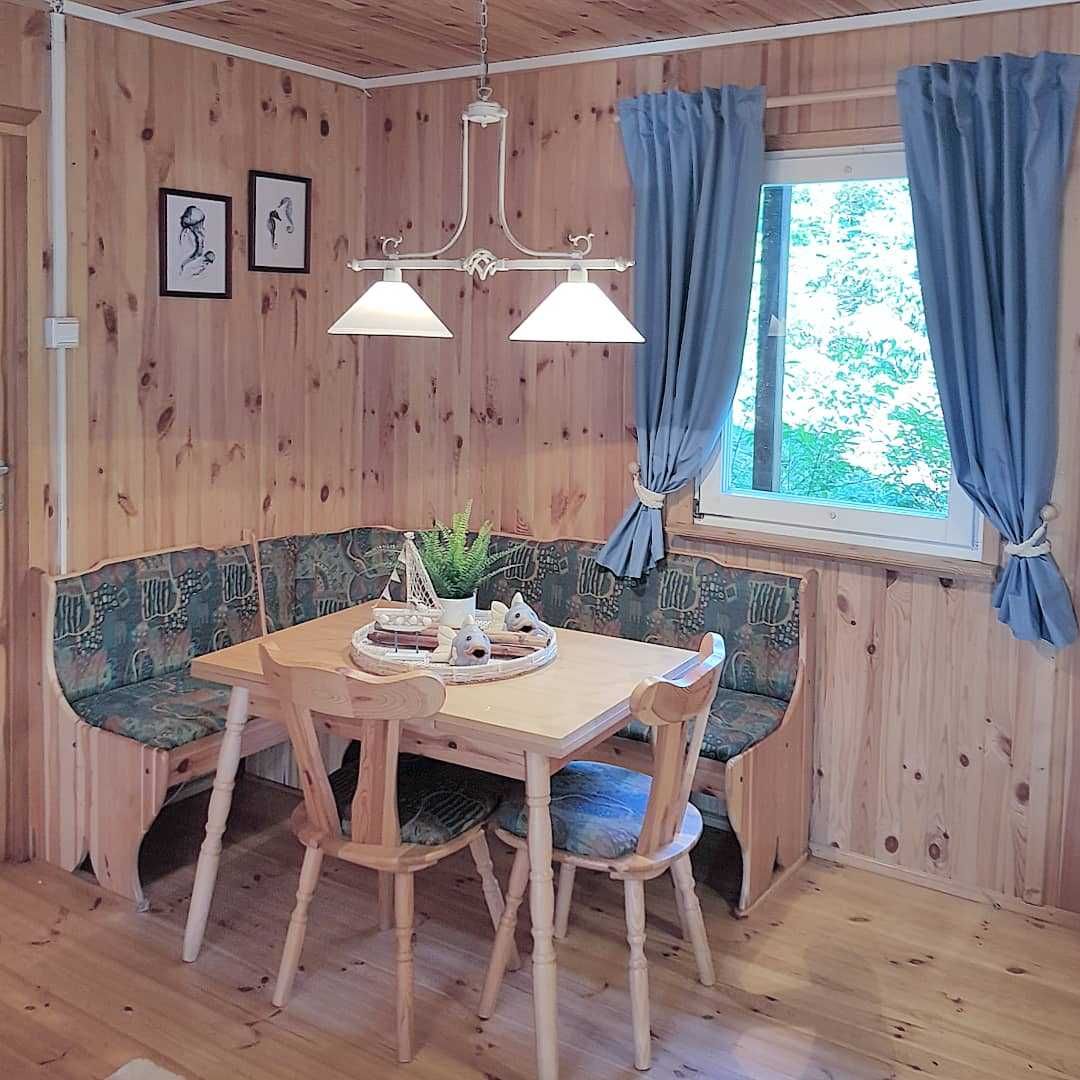 domek letniskowy nad jeziorem, Mazury, raj dla wędkarzy, z psem