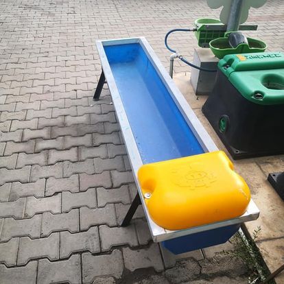 Poidło wannowe dla bydła i koni metalowo-plastikowe S15