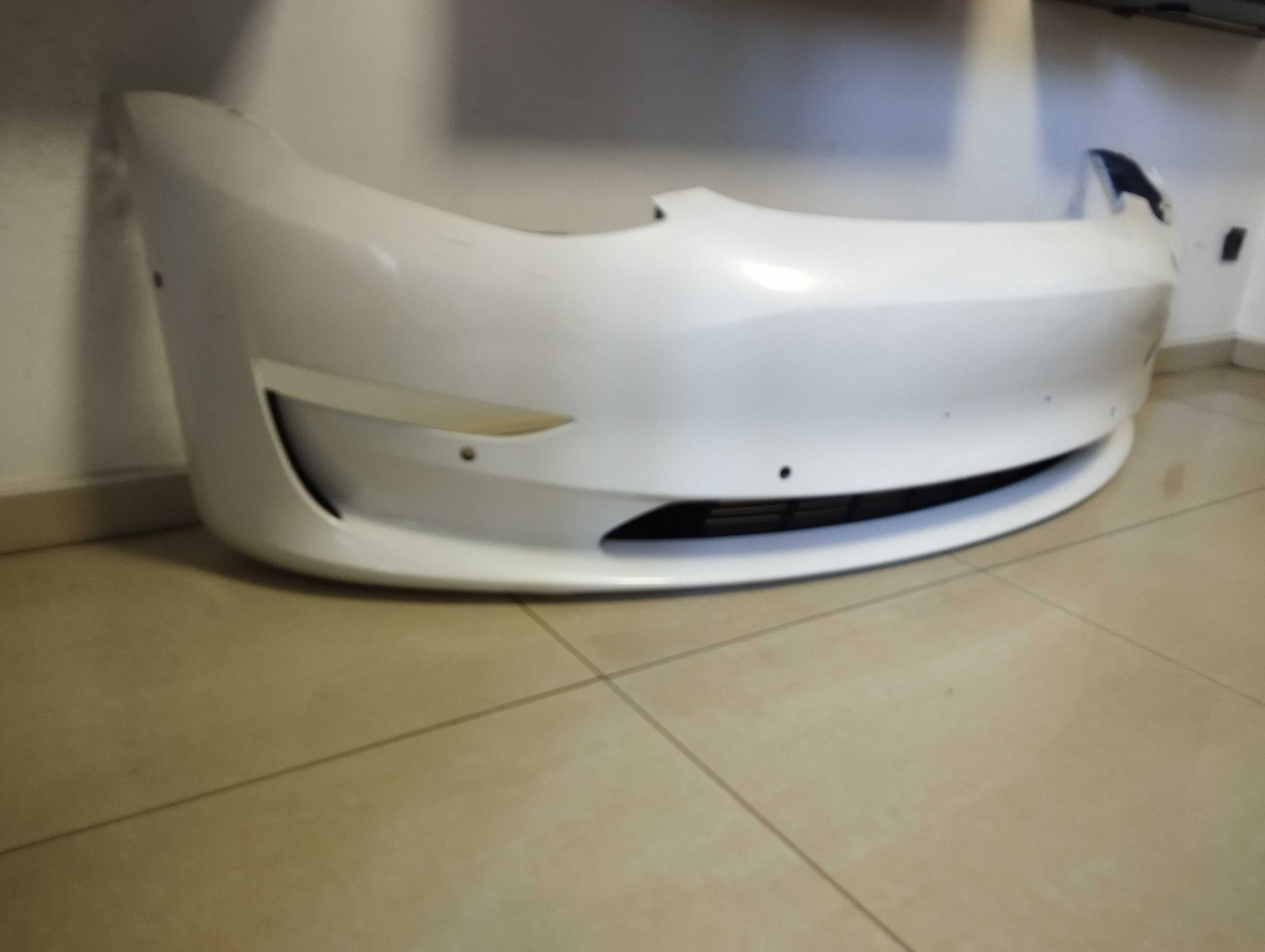 Бампер передній Tesla M3 Model 3  2019 2020 2021 2022 2023