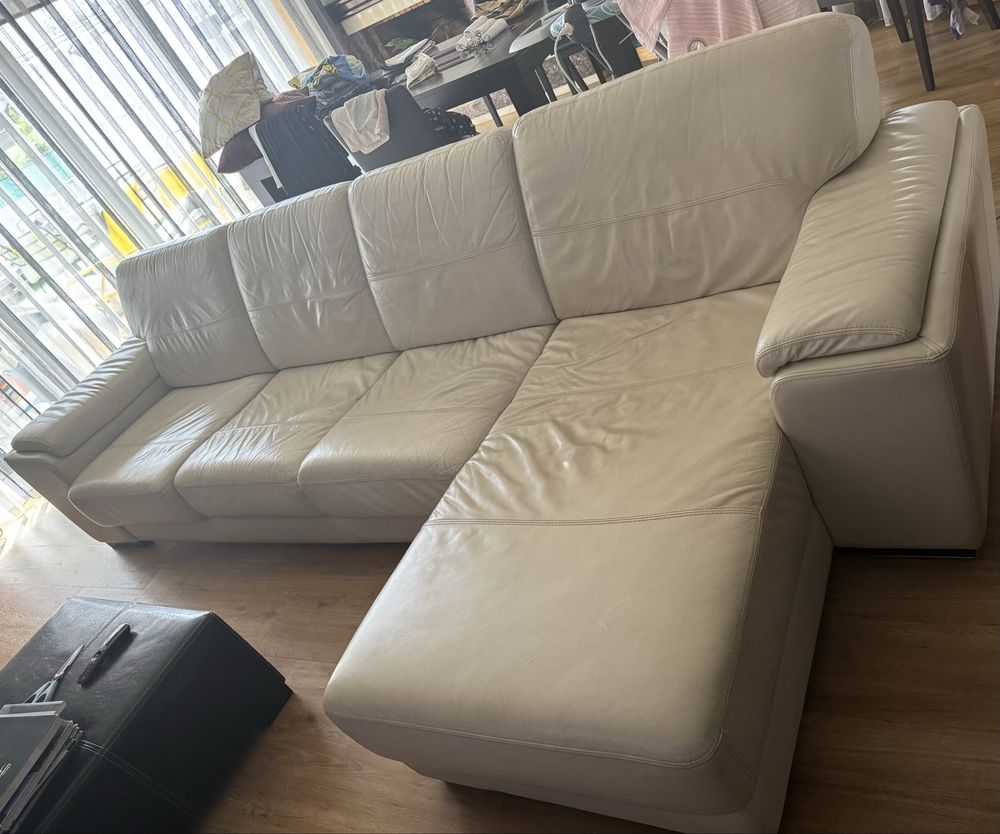 Sofá em bom estado, em pele genuina, c/ chaise Longue