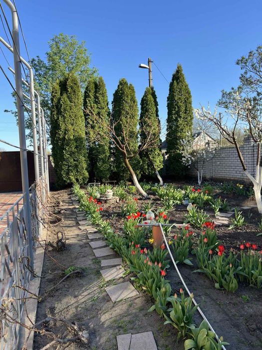 Продається двоповерховий будинок у місті Берестин.