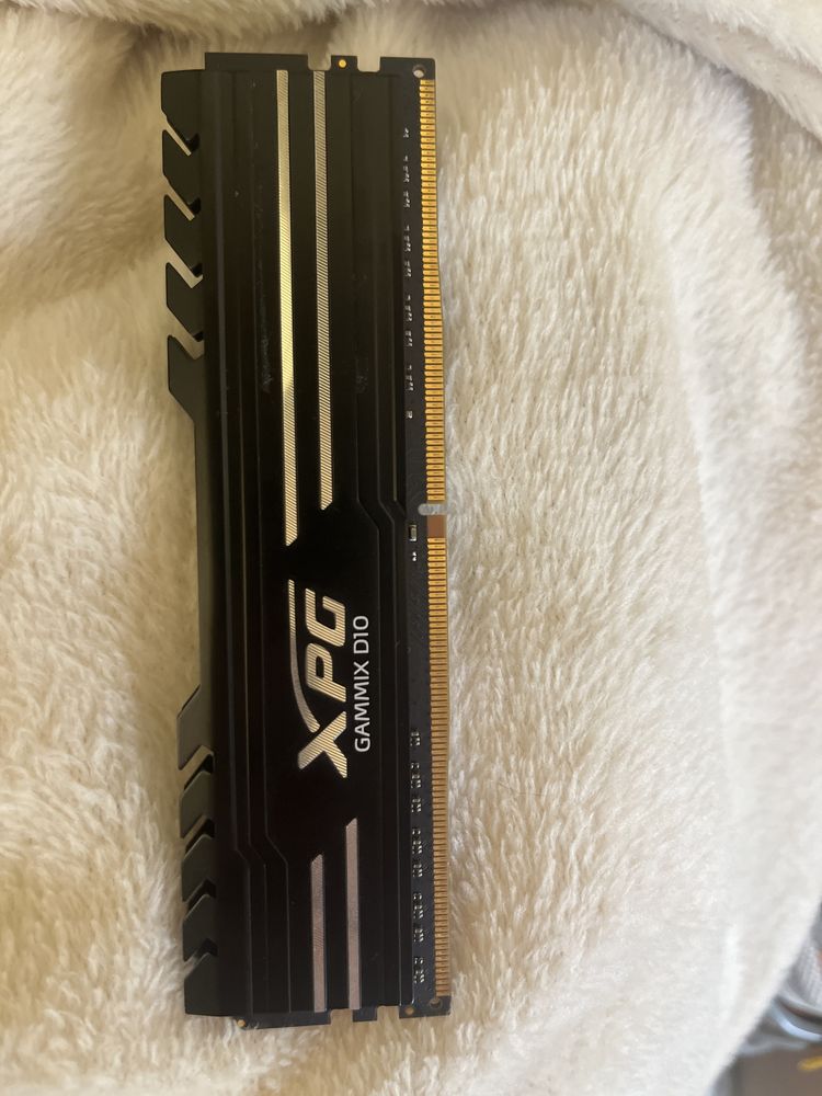 Pamięć ram XPG GAMMIX D10 jedna