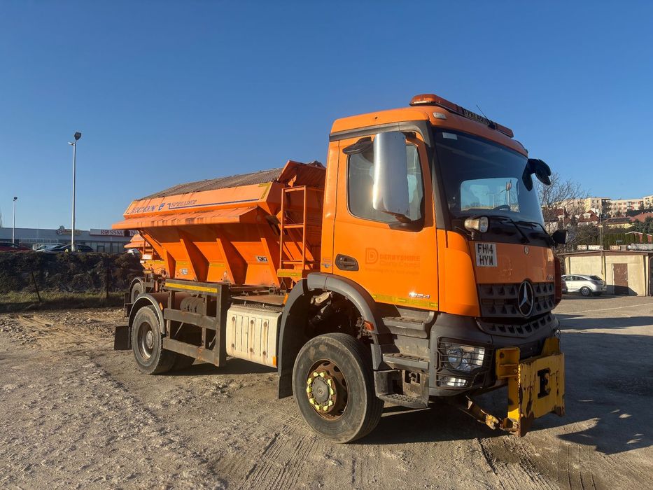 Mercedes-Benz AROCS 1824 4X4 Piaskarka Solarka econ pług  Piaskarka Solarka Mercedes Arocs 1824 4x4 euro 6 pług schmidt