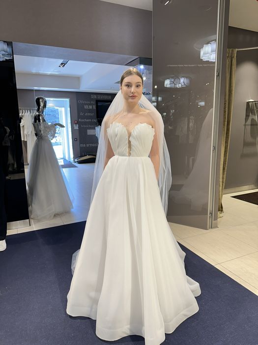 Весільна сукня з органзи