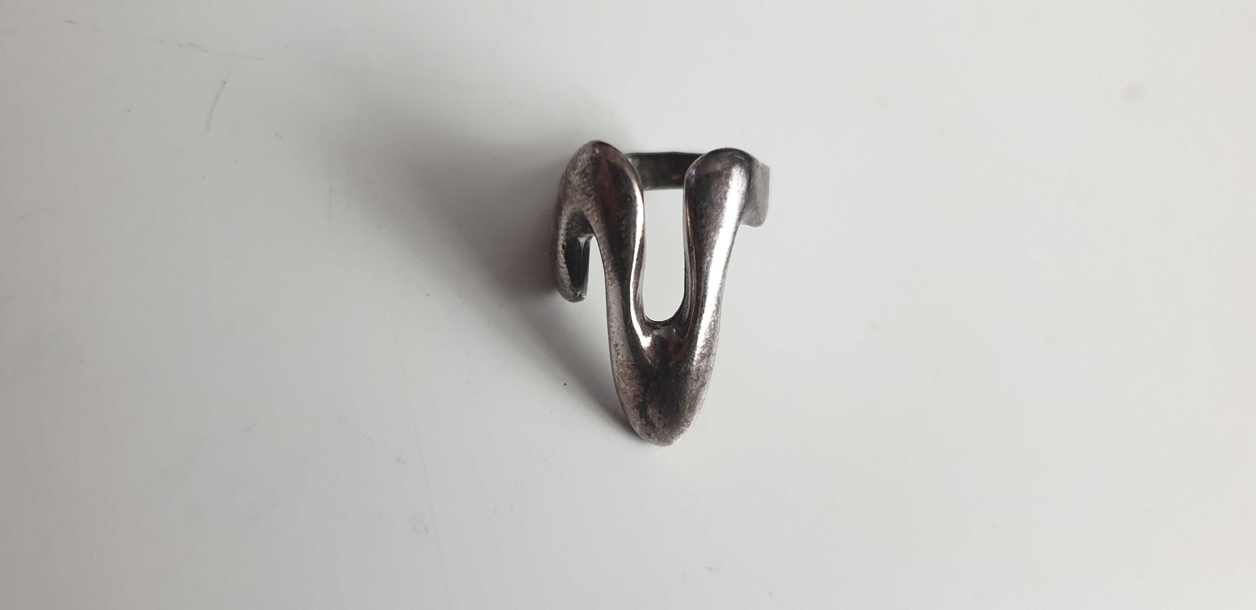 Starocie z Gdyni - Biżuteria srebrna 925 - pierścionek śre. 1,6cm.