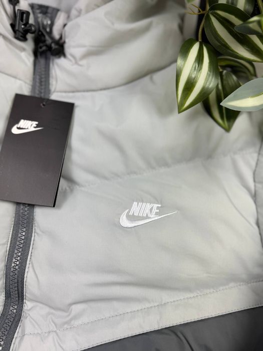 Пуховик Nike ( сірий з білим )