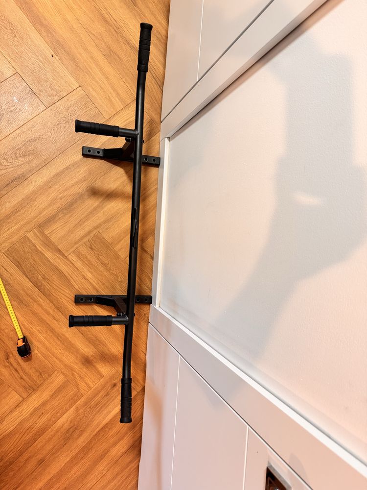 Drążek sufitowy do podciągania
