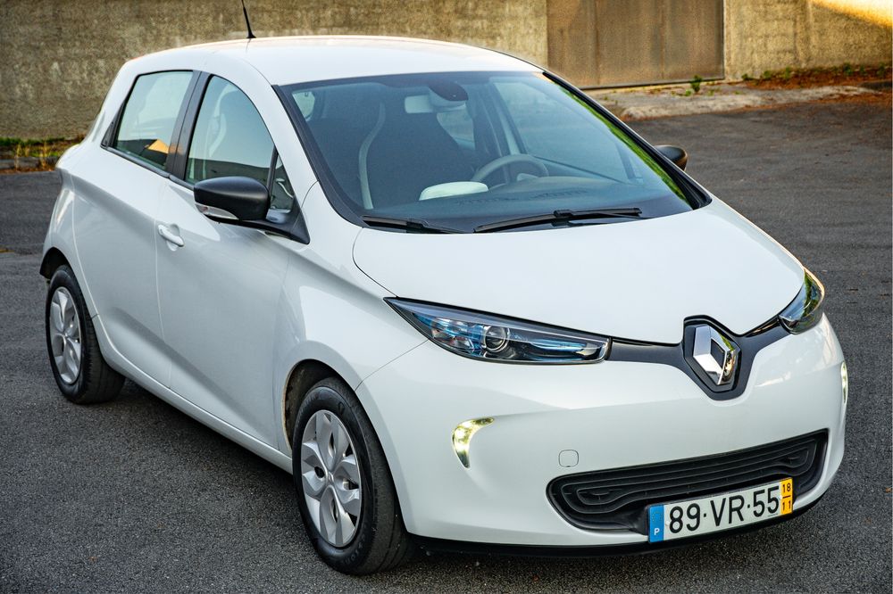 RENAULT ZOE LIFE 41 kWh C/IVA DEDUTIVEL C/ BATERIAS PROPRIAS